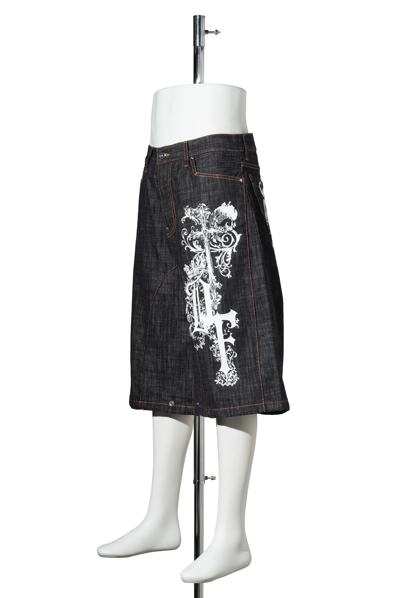 LOW RIDE SHORTS / WASH