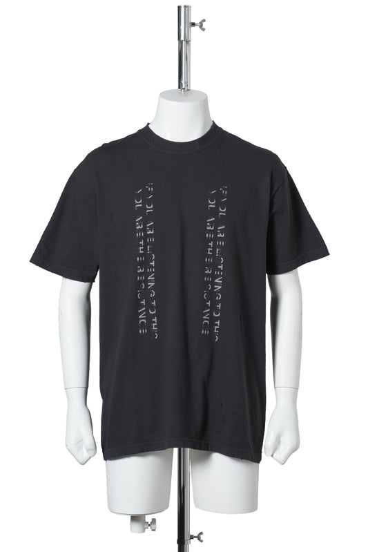 VERTICAL MESSAGE TEE / BLACK