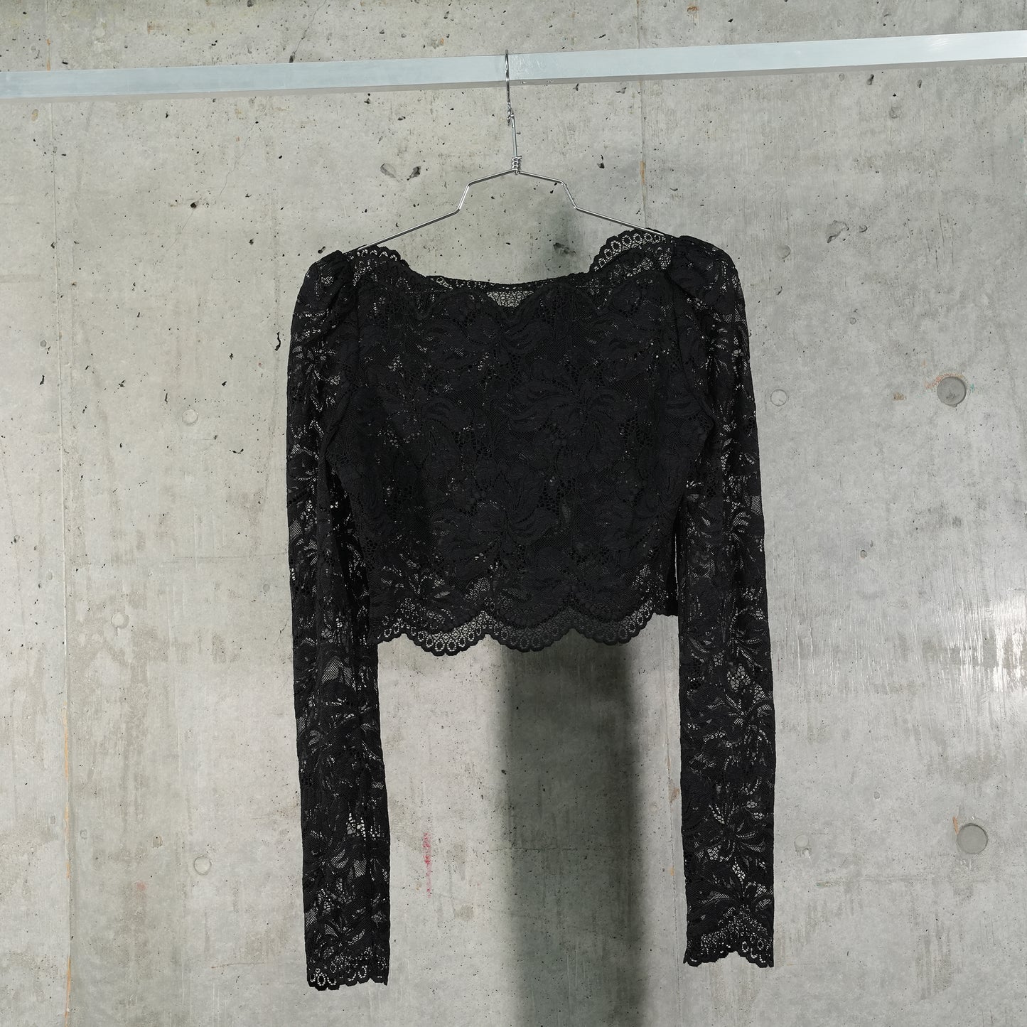 HAUT TOP LONG SLEEVES / P001：BLACK