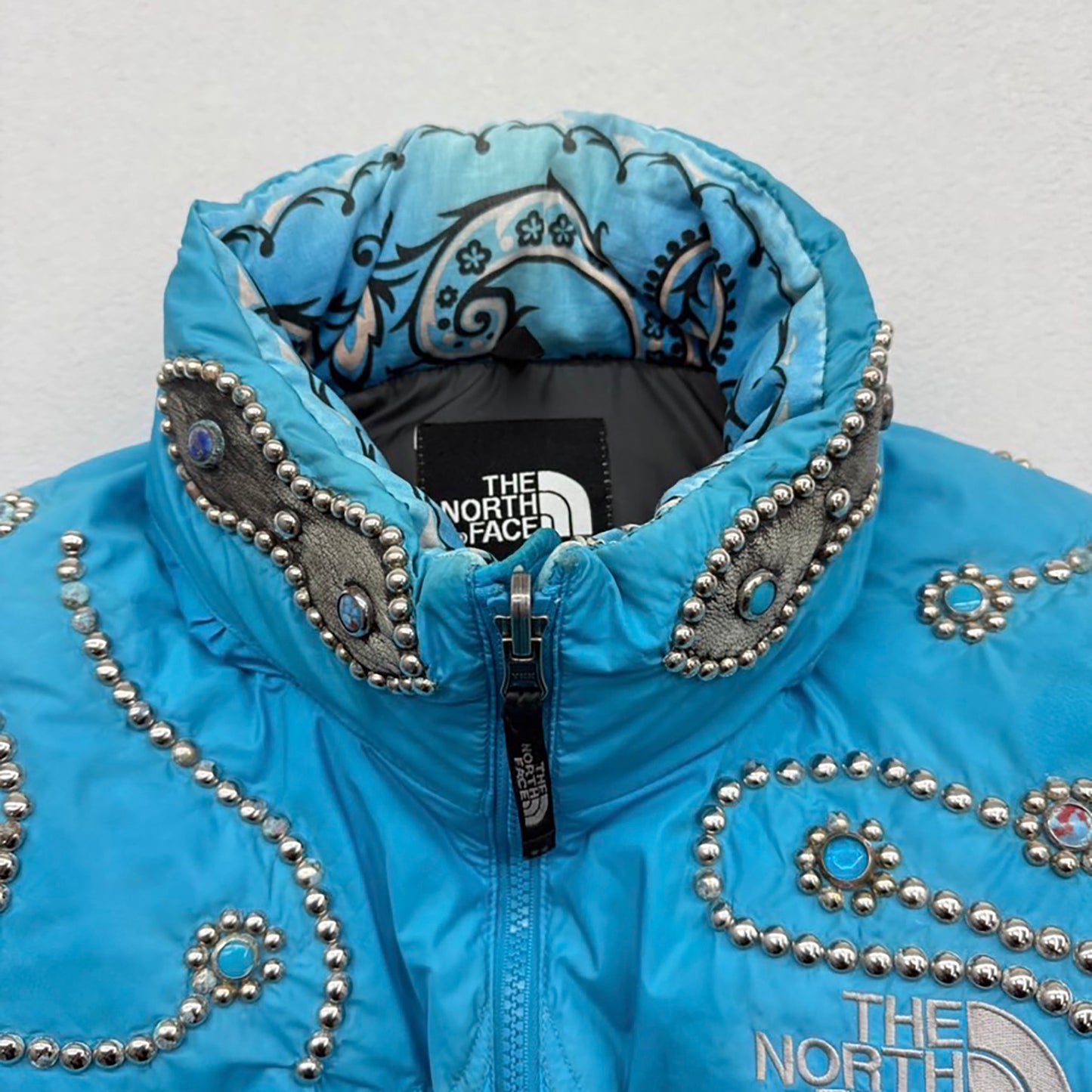 STUDS NUPTSE DOWN JACKET / CYAN
