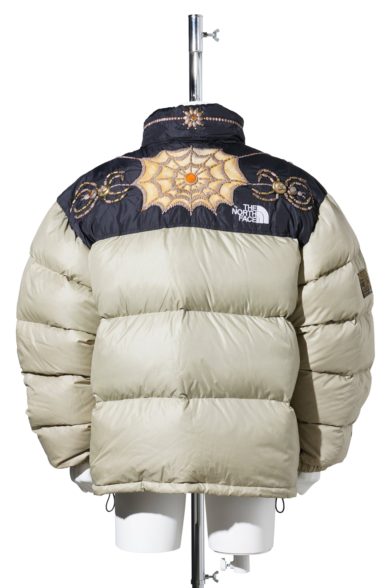 STUDS NUPTSE DOWN JACKET” BLACK WIDOW” / BEIGE