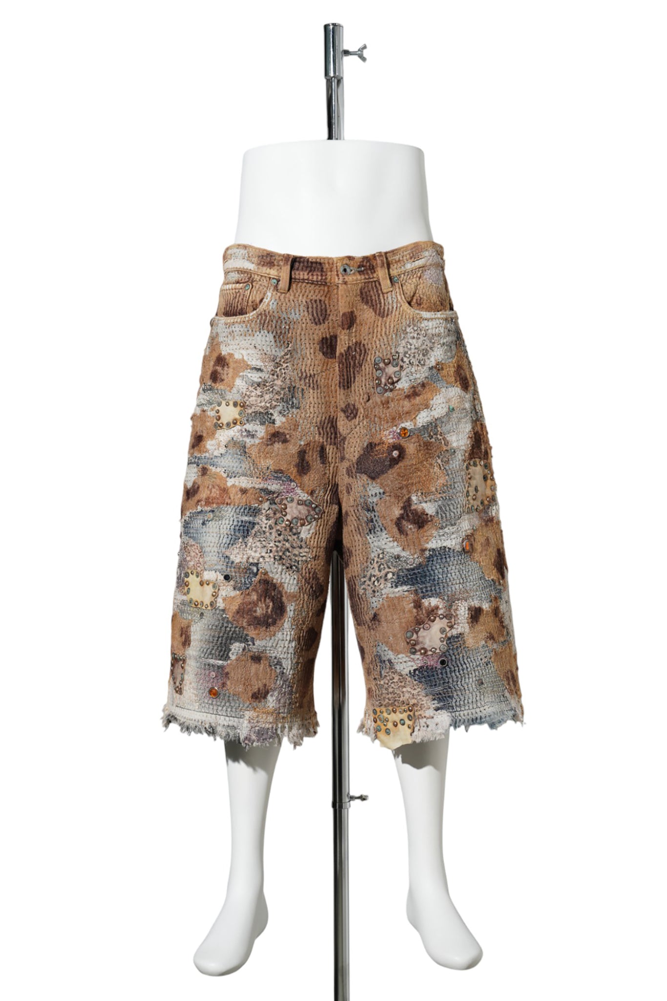 UROBOROS ANIMAL ECO FUR STUDS BUGGY SHORTS / HOLSTEIN