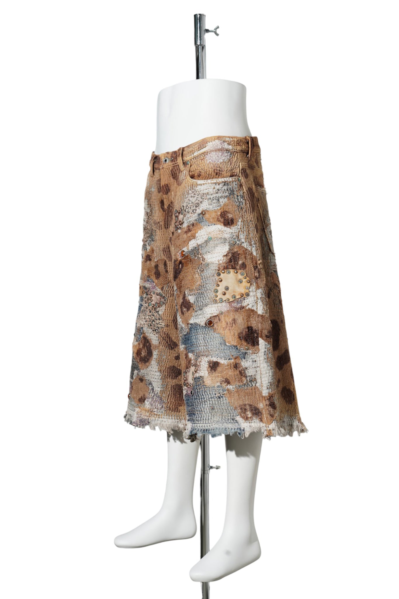 UROBOROS ANIMAL ECO FUR STUDS BUGGY SHORTS / HOLSTEIN