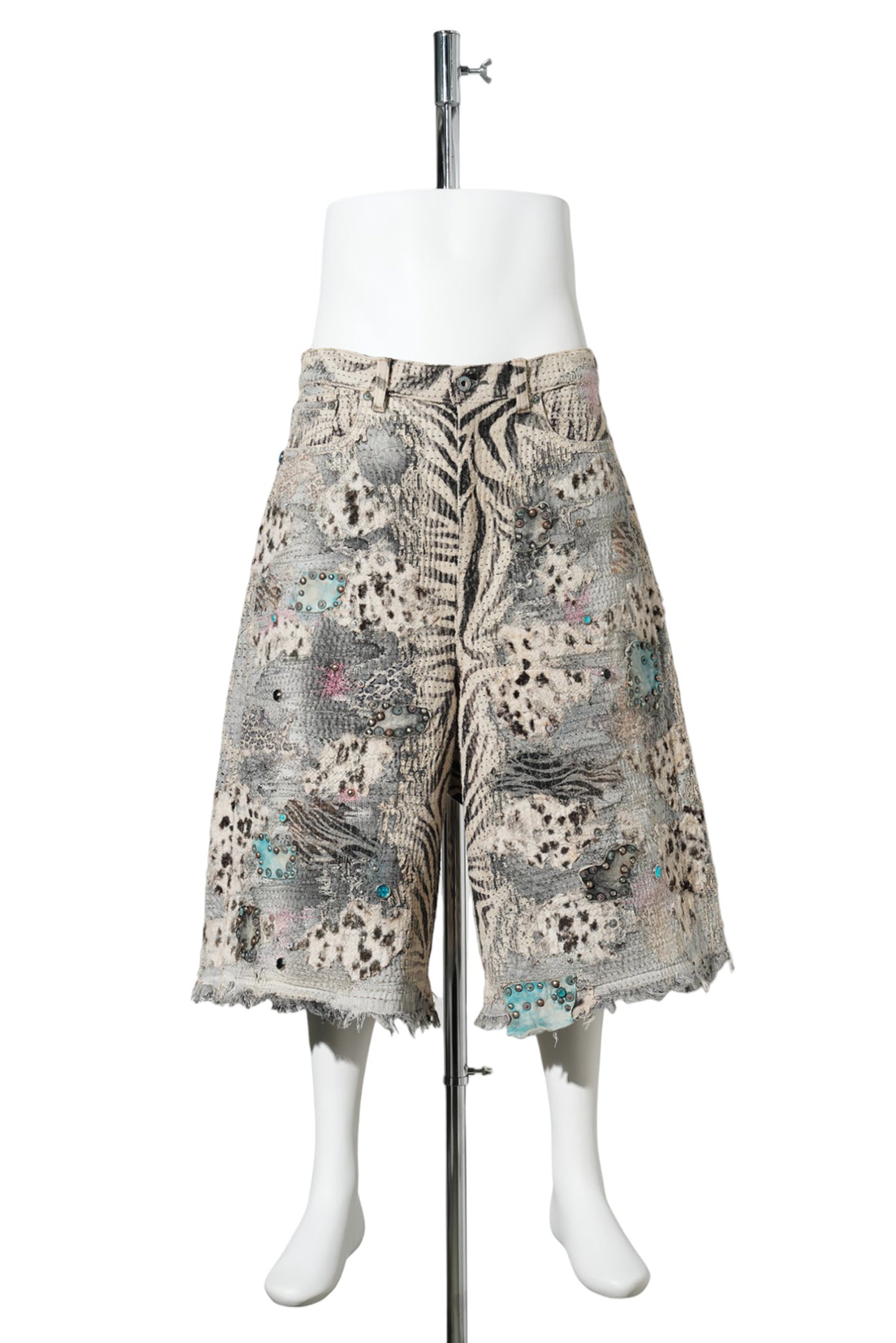 UROBOROS ANIMAL ECO FUR STUDS BUGGY SHORTS / ZEBRA