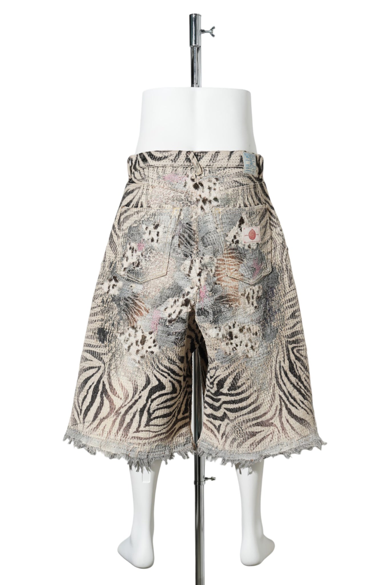 UROBOROS ANIMAL ECO FUR STUDS BUGGY SHORTS / ZEBRA