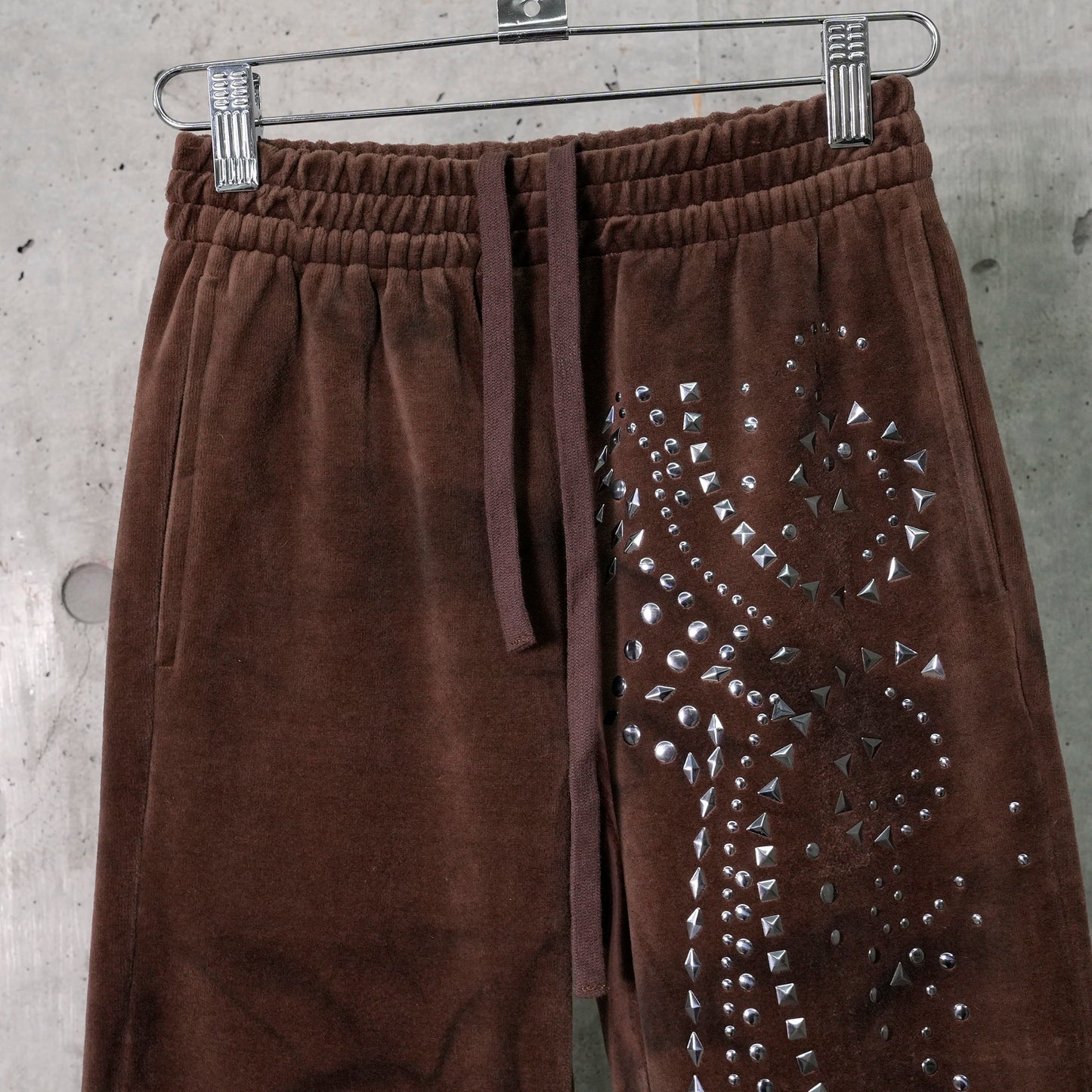 VELVET FLARED PANTS / BROWN