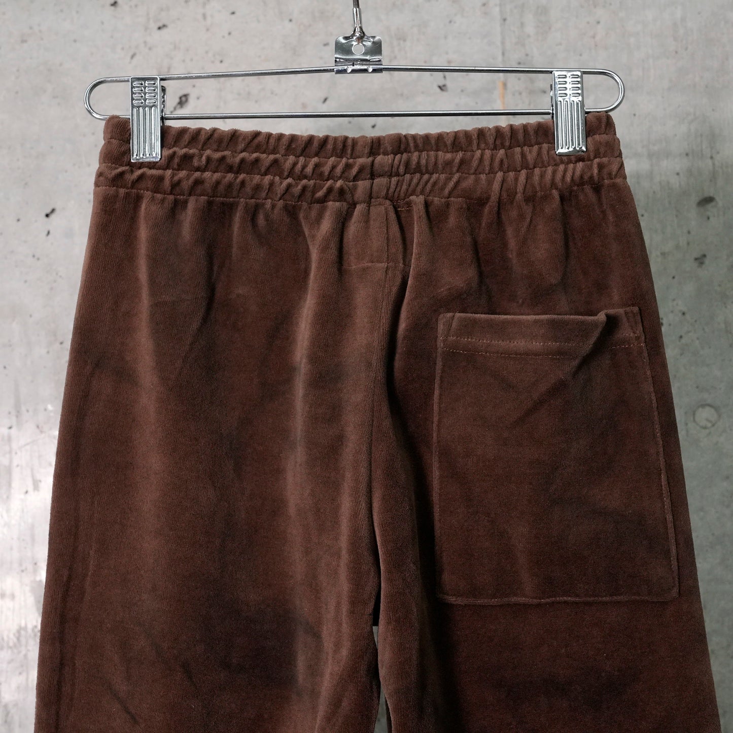 VELVET FLARED PANTS / BROWN