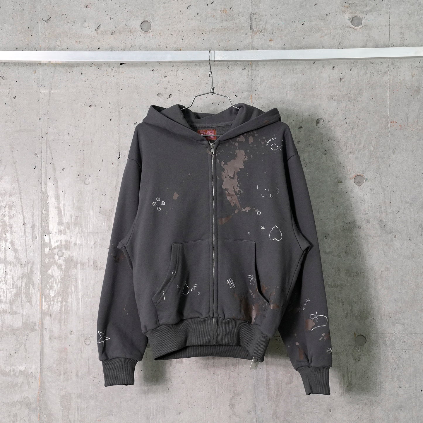 MUD RHINESTONE HOODIE / BROWN