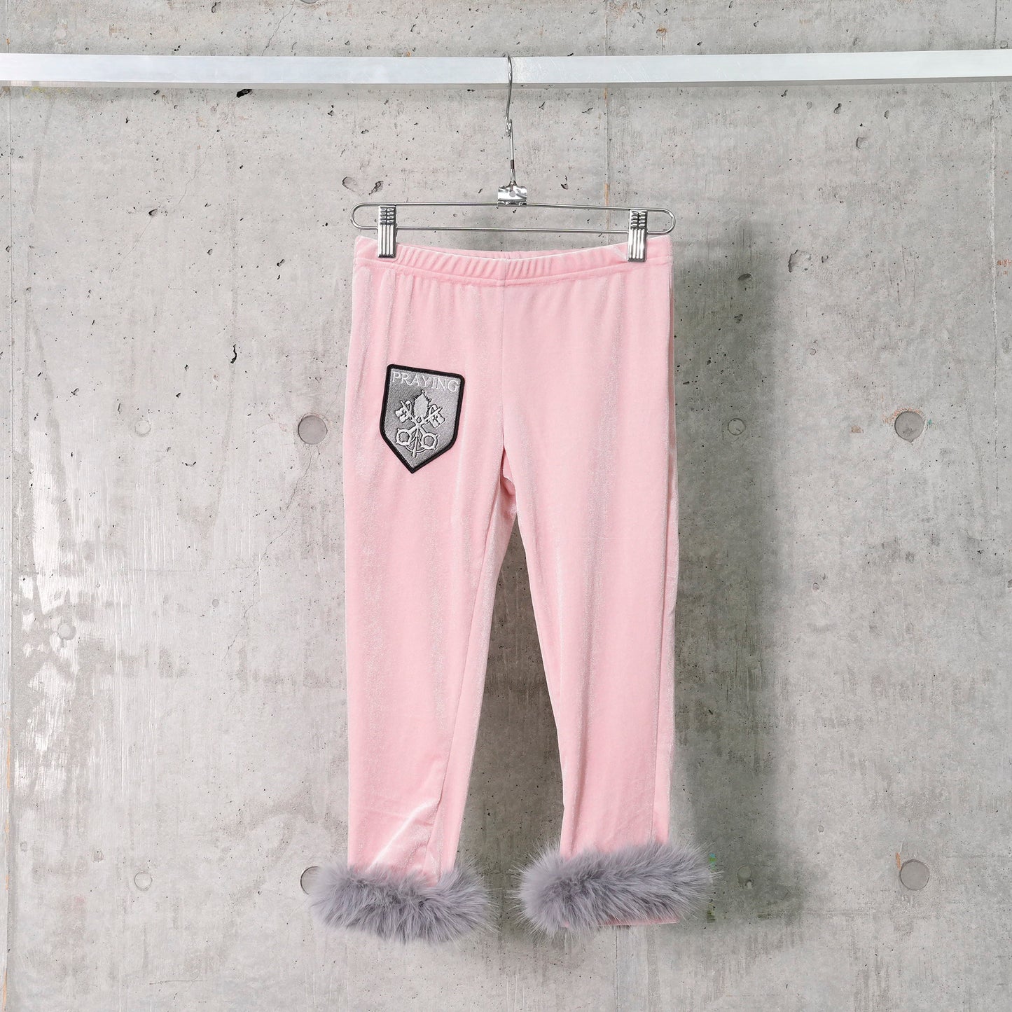 PRAYING SPORTS VELOUR CAPRIS / PINK