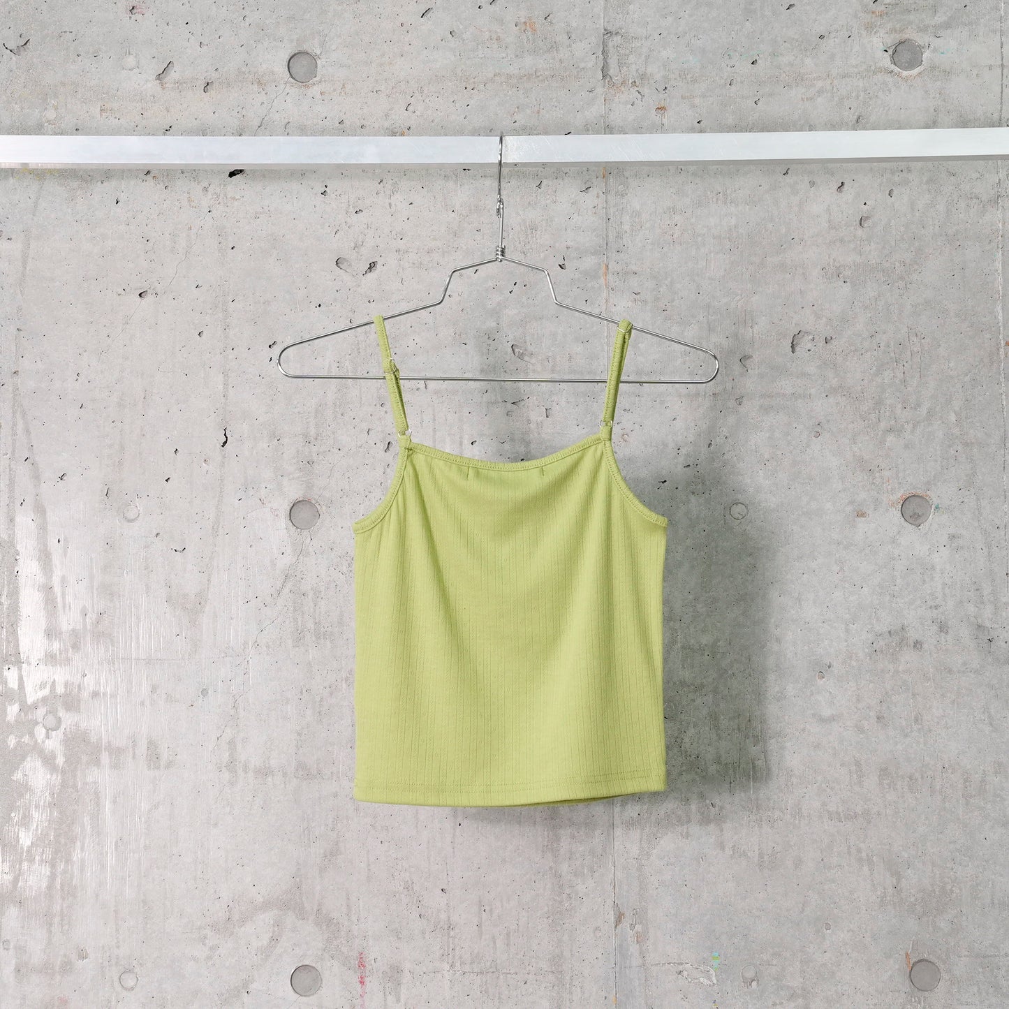 BEAST TANK / NEON GREEN