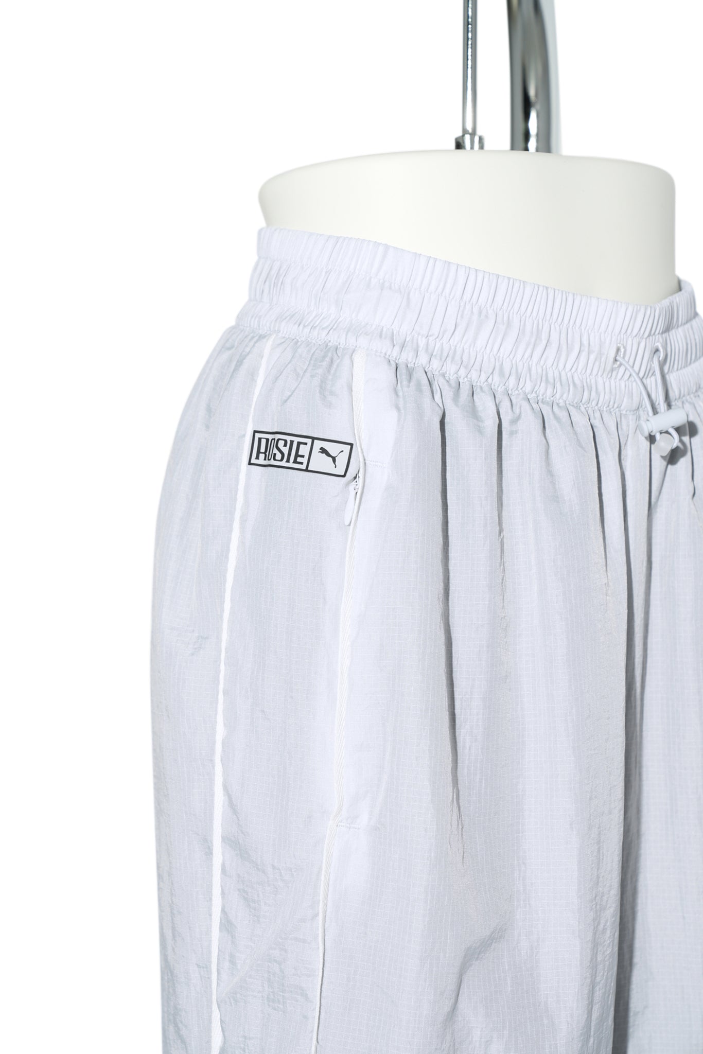 PUMA x ROSÉ T7 RELAXED TRACK P / 32:SILVER MIST