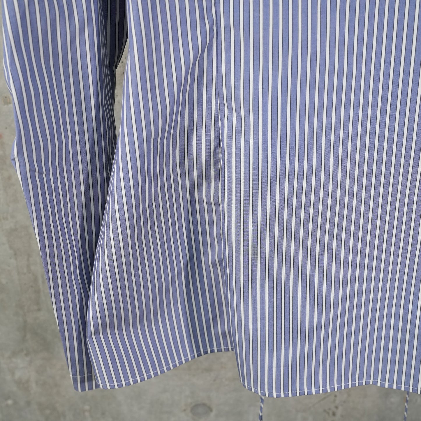 LACED BUTTON DOWN / BANKER STRIPES