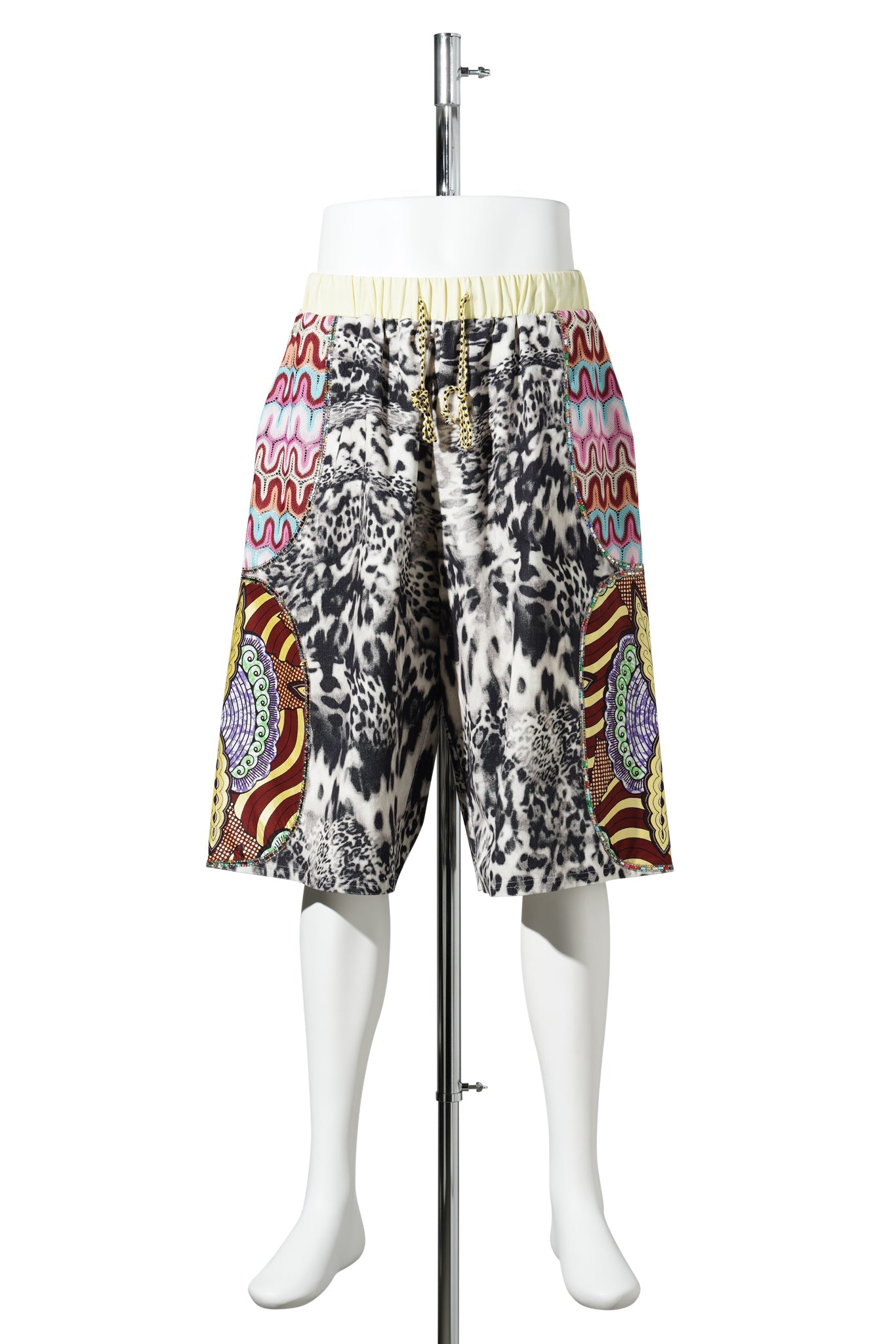 CREATURE IN THE FIELD SHORTS / WHITE LEOPARD