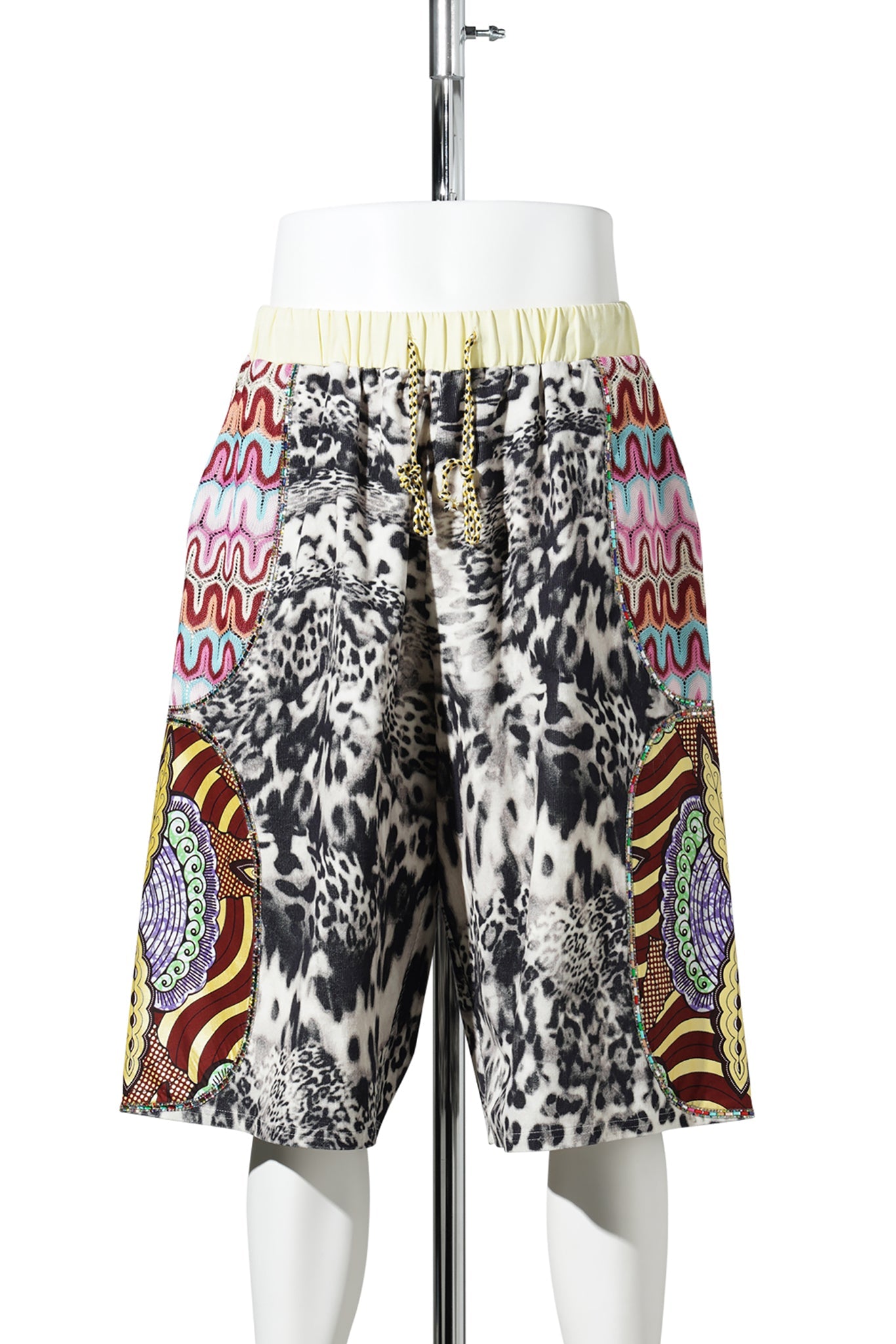 CREATURE IN THE FIELD SHORTS / WHITE LEOPARD