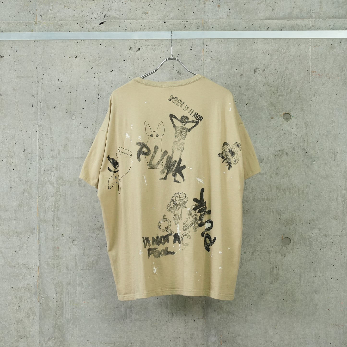 STAMP RELAXED T / 001UU:KHAKI WITH PAINT SPLATTER