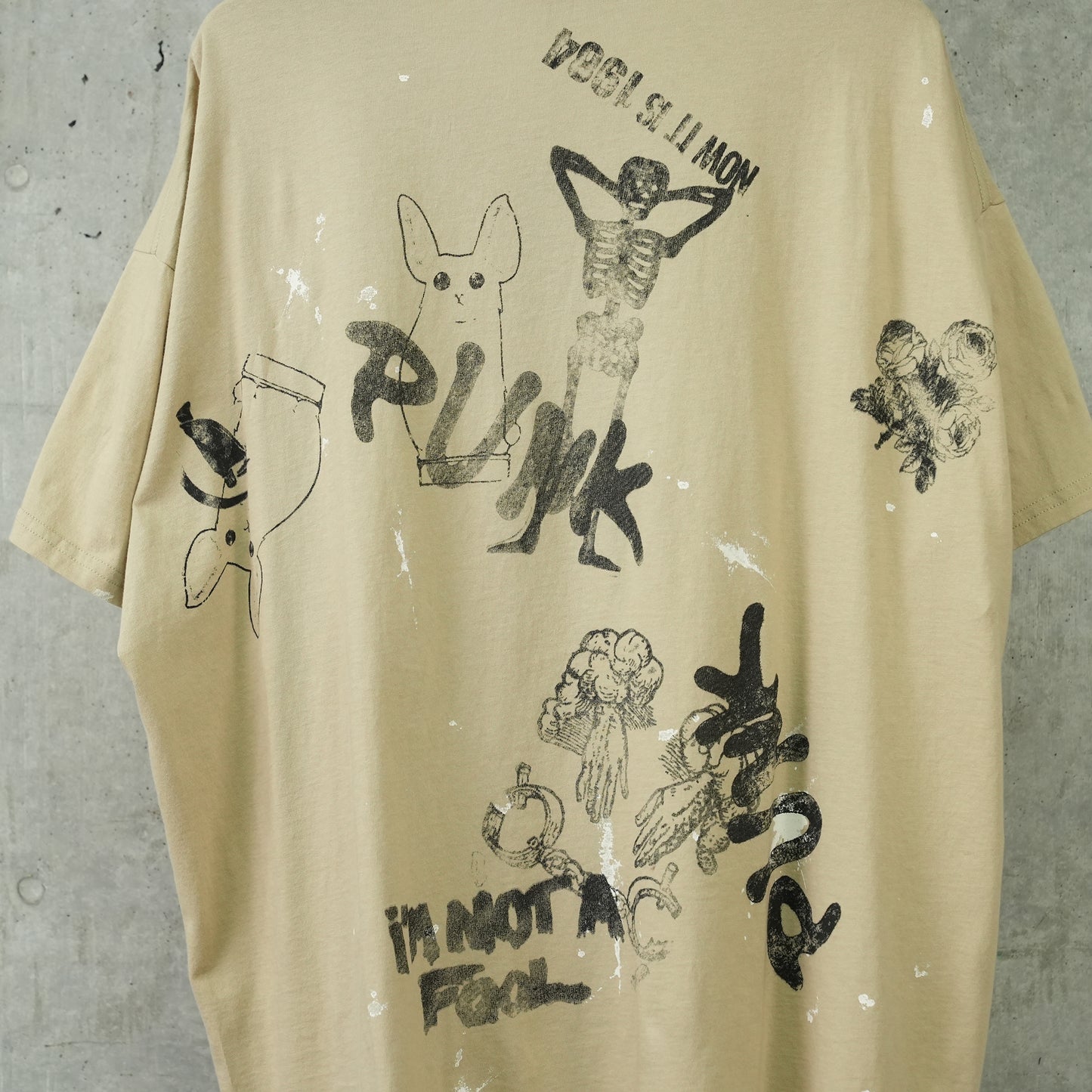 STAMP RELAXED T / 001UU:KHAKI WITH PAINT SPLATTER