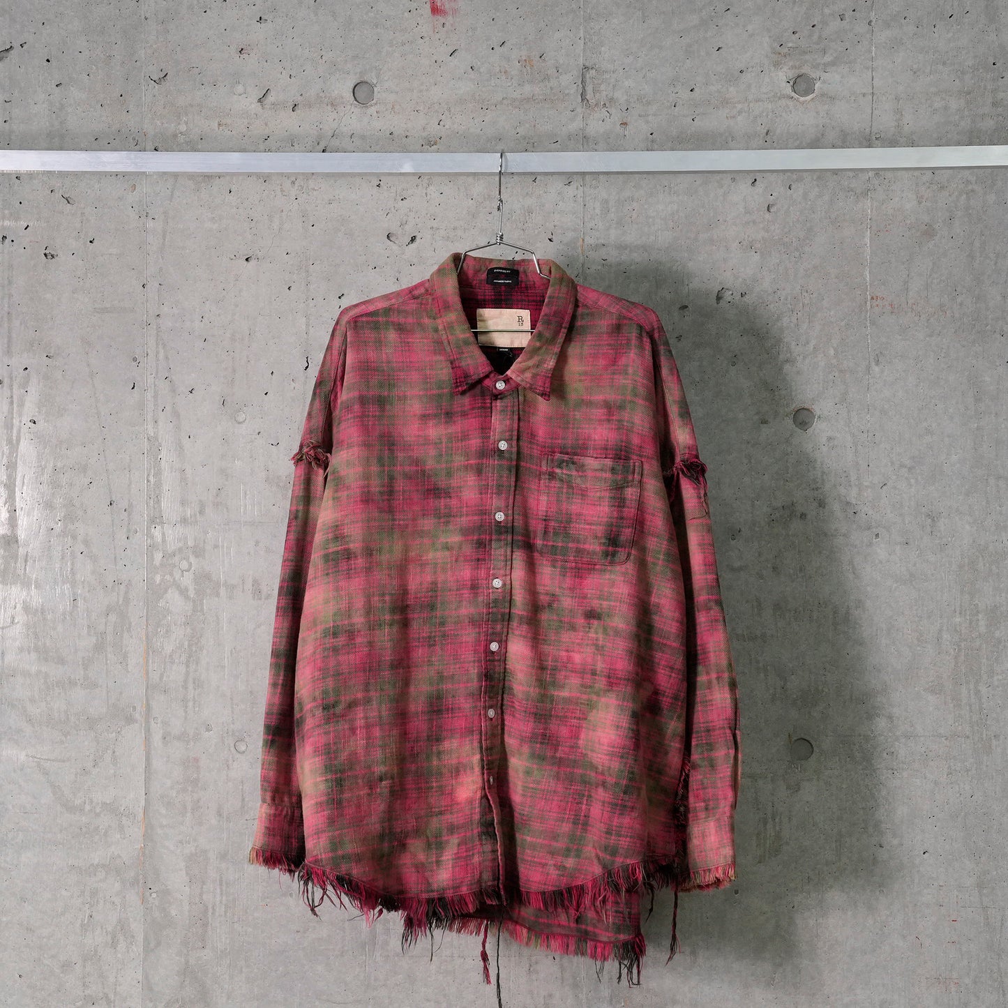 SHREDDED SEAM DROP NECK SHIRT / R461B:BLEACHED OUT RED PLAID