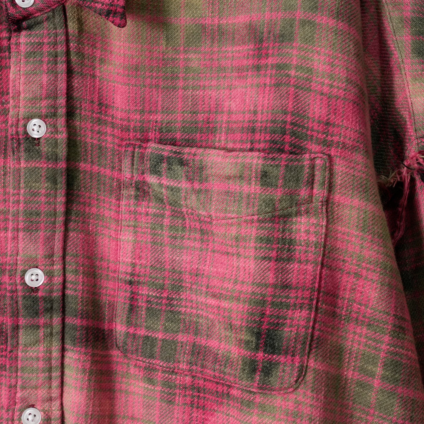 SHREDDED SEAM DROP NECK SHIRT / R461B:BLEACHED OUT RED PLAID