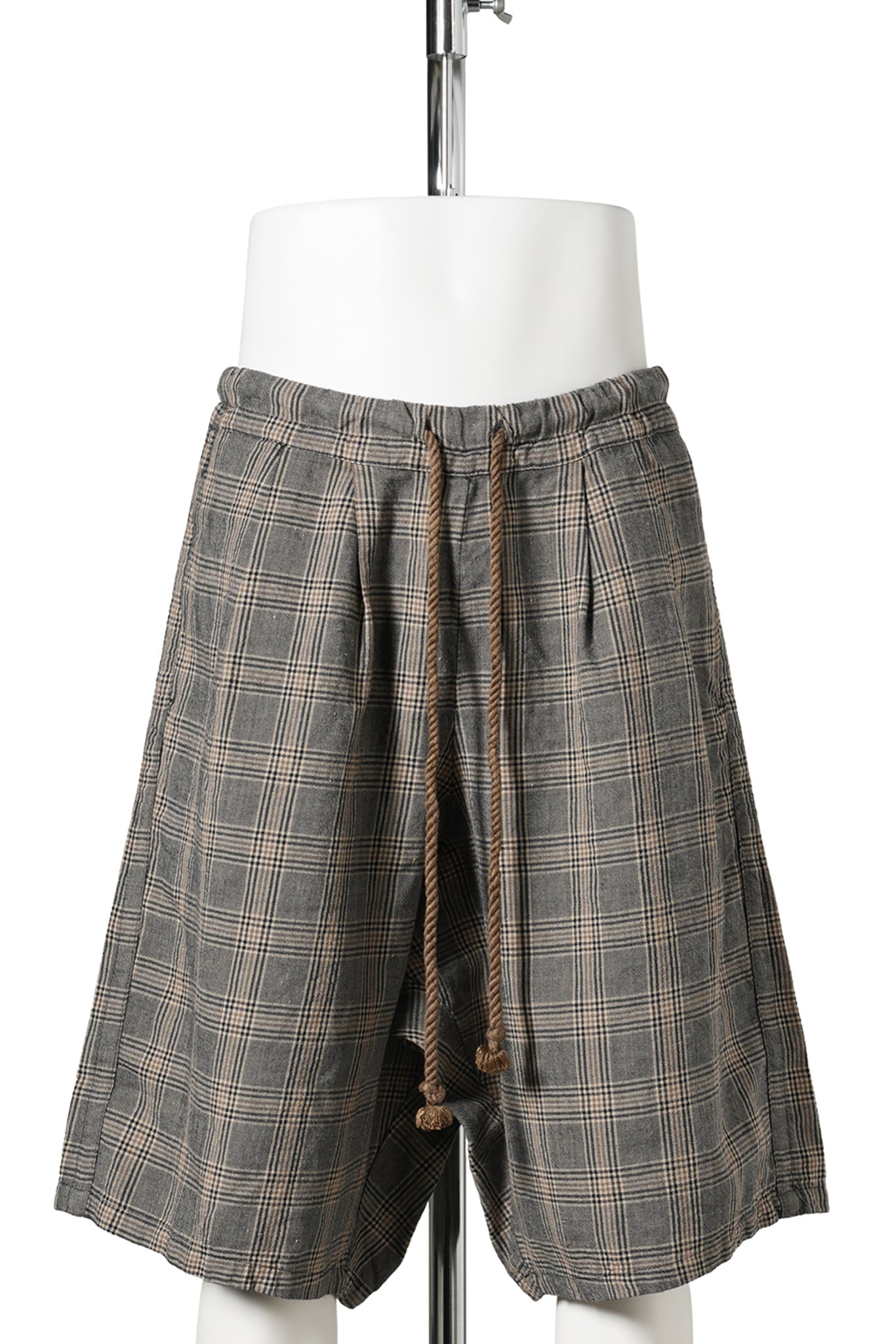 PLEATED JUMBO SHORT WITH ELASTIC WAIST / SMALL KHAKI PLAID