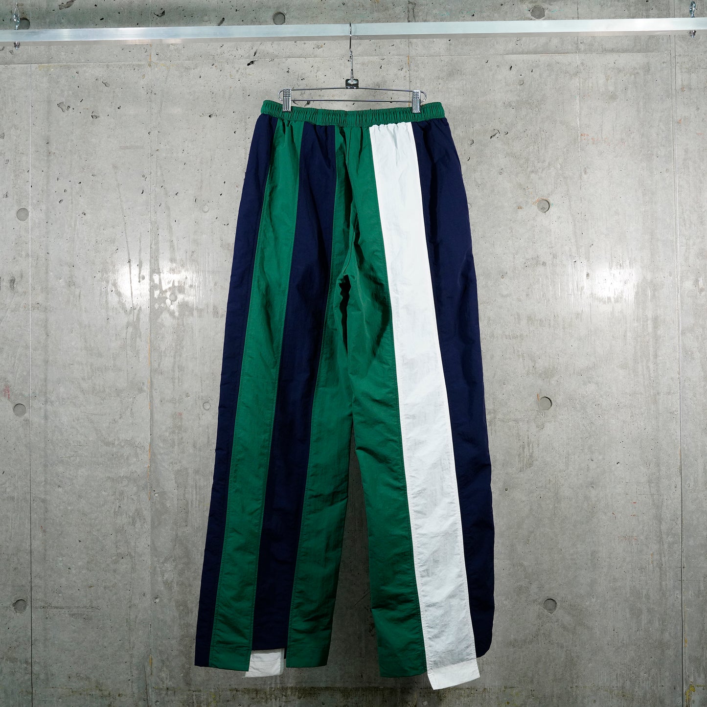 PANELED TRACK PANTS / NAVY/FOREST GREEN