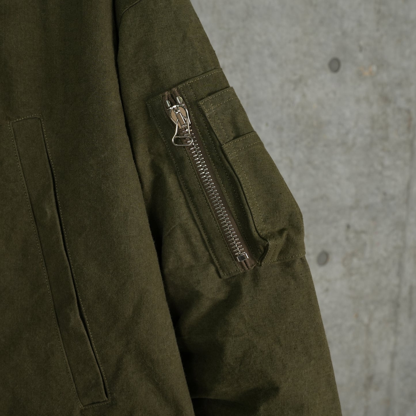 HOODED DOWN COAT / KHAKI