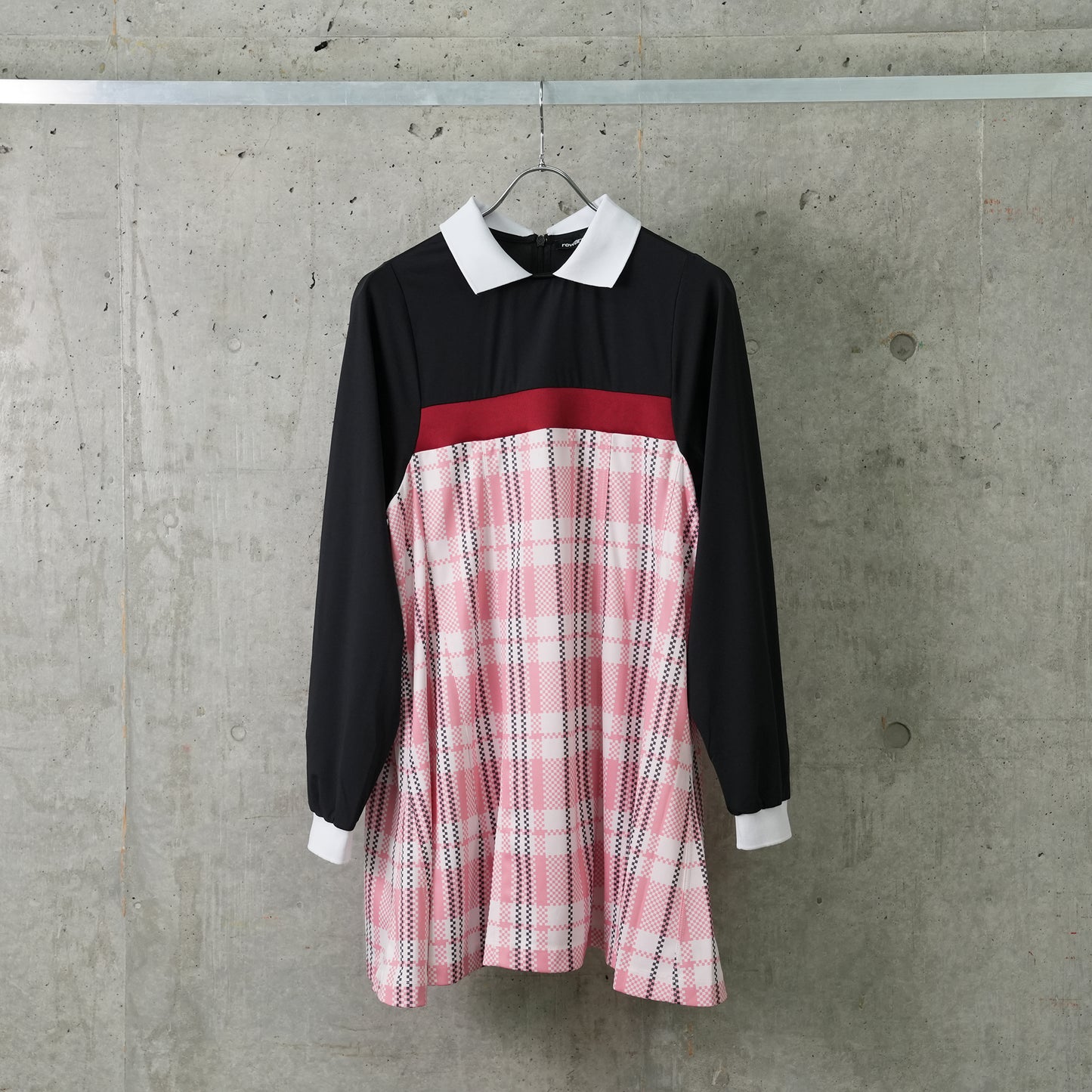 JOGGER SCHOOLDRESS / BLACK / CANDY PINK