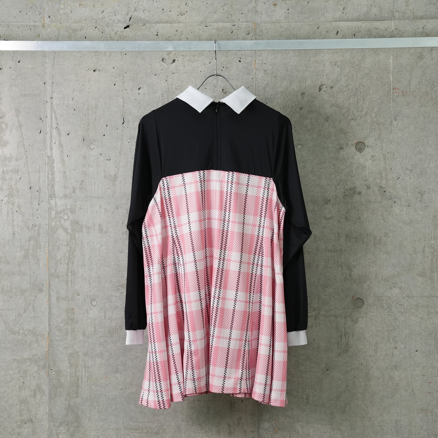 JOGGER SCHOOLDRESS / BLACK / CANDY PINK