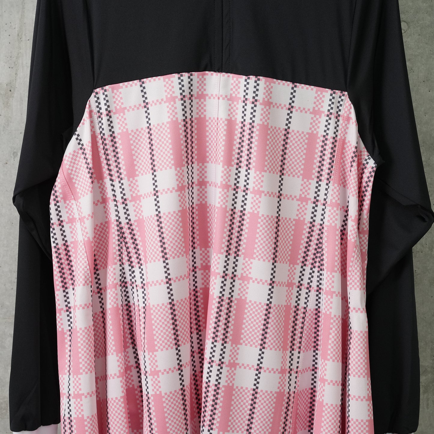 JOGGER SCHOOLDRESS / BLACK / CANDY PINK