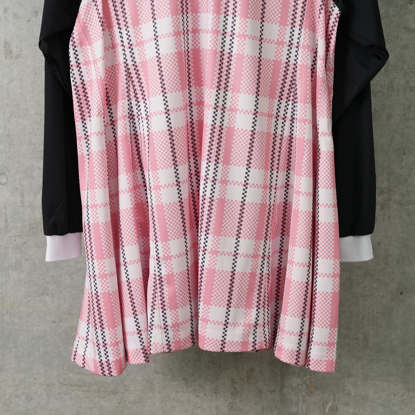 JOGGER SCHOOLDRESS / BLACK / CANDY PINK