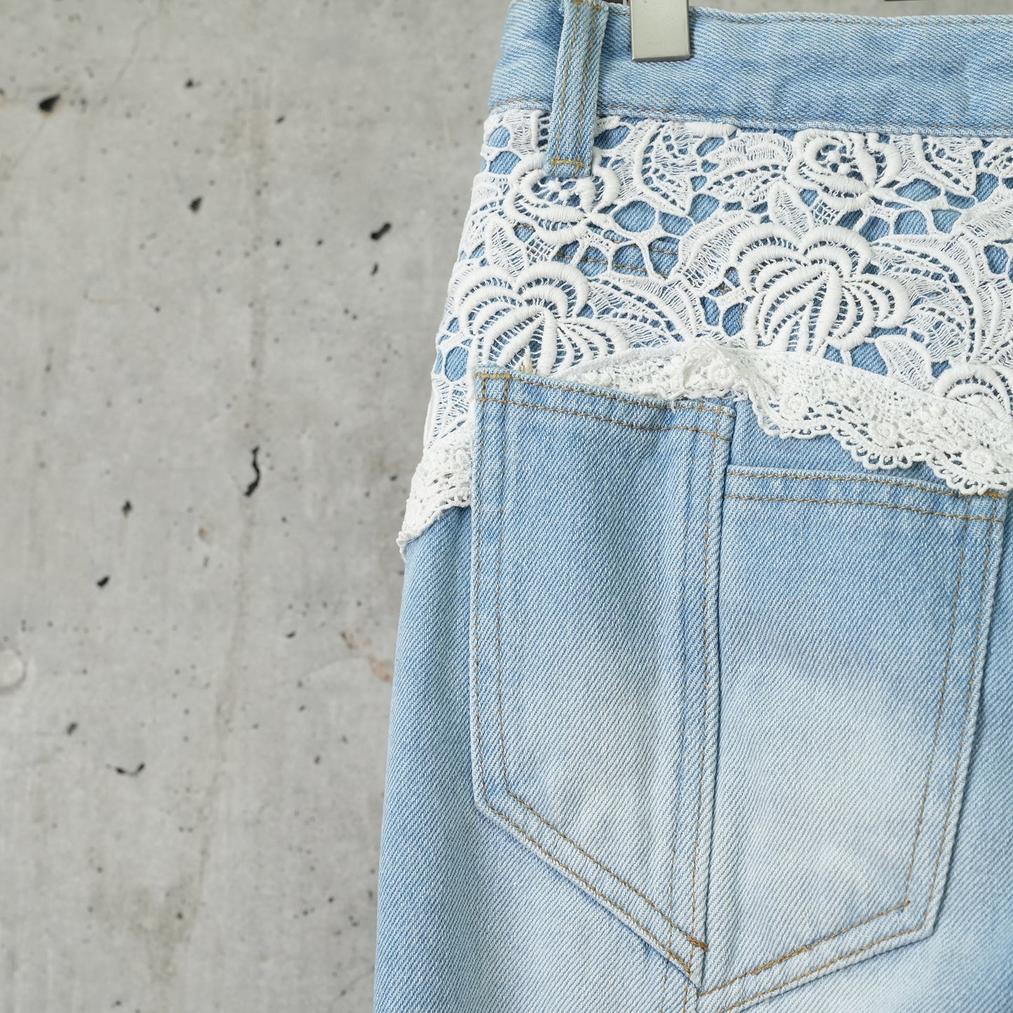 DENIM PANTS WITH LACE / 597:LIGHTBLUE