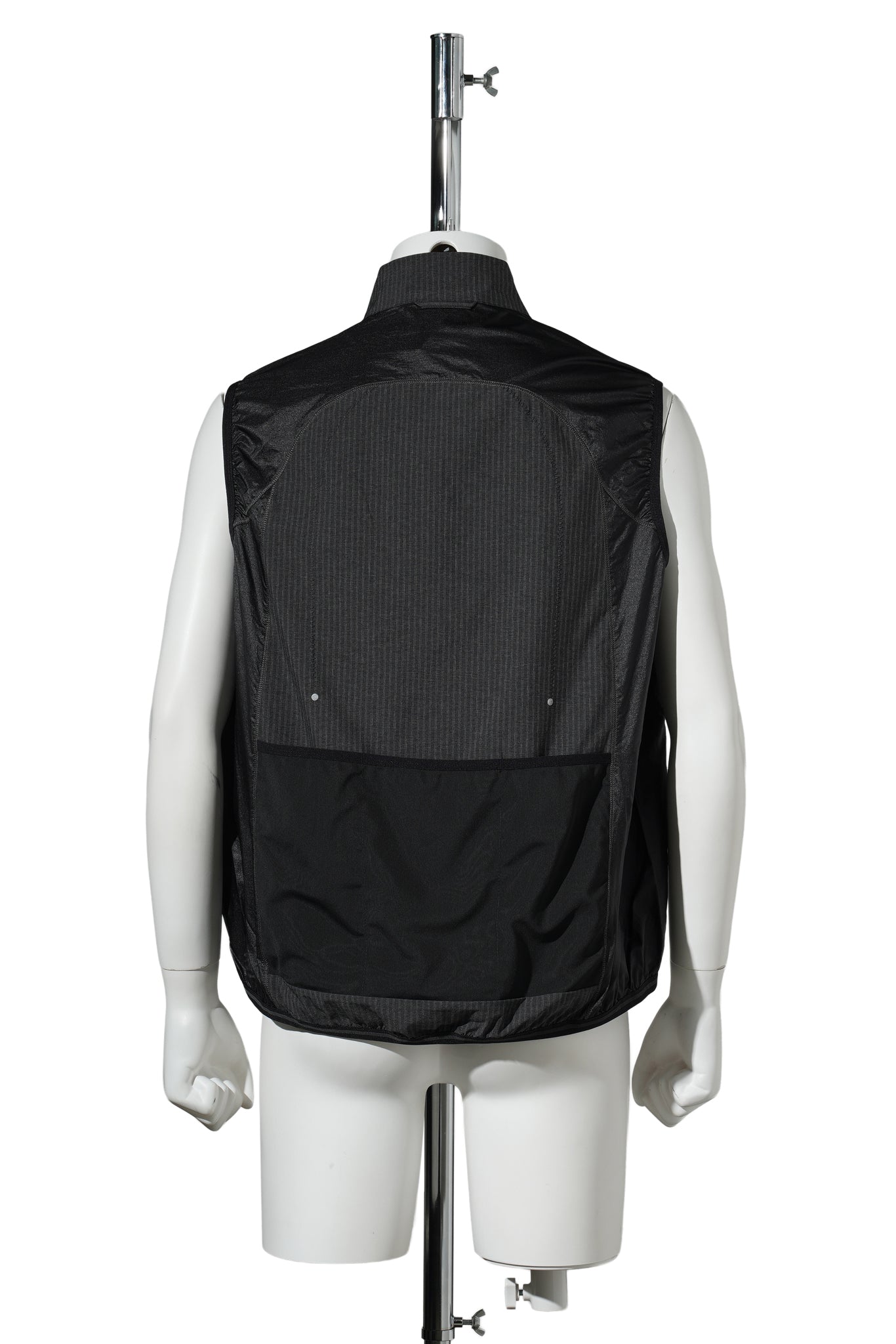 NUMB PINSTRIPED COMMUTING VEST / BLACK
