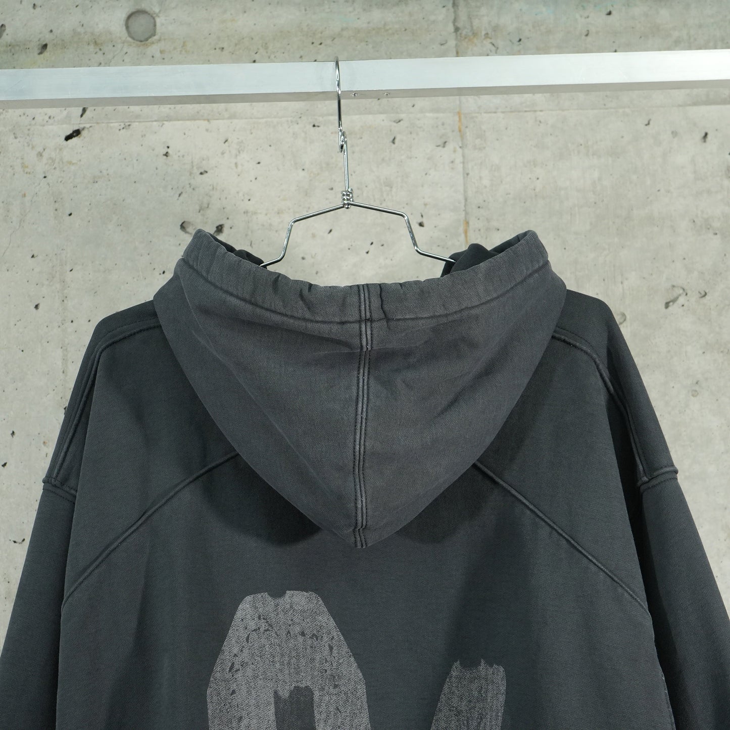 APOCRYPHAL HOODIE / BLACK