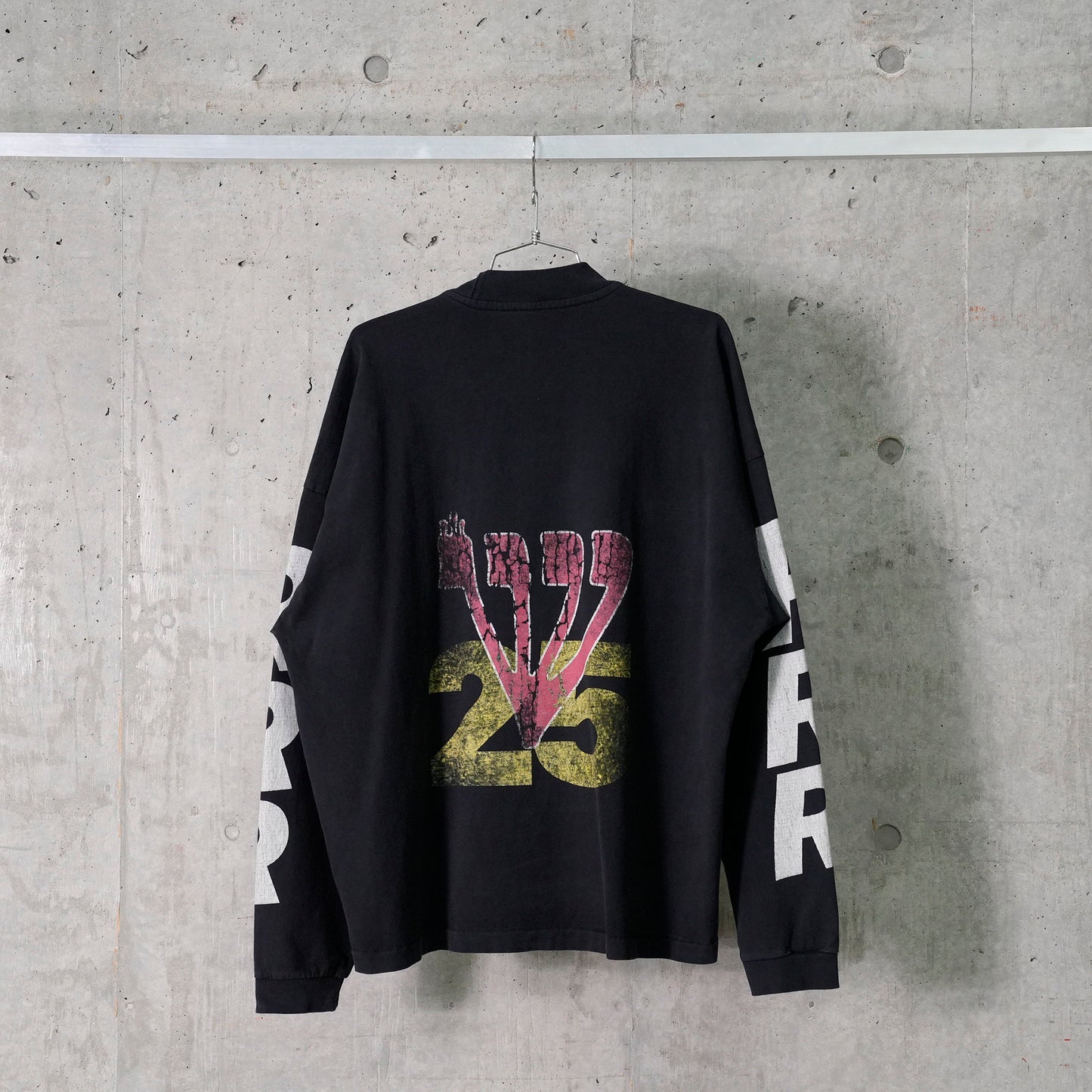 INNER CHAMBER LS TEE / JET BLACK