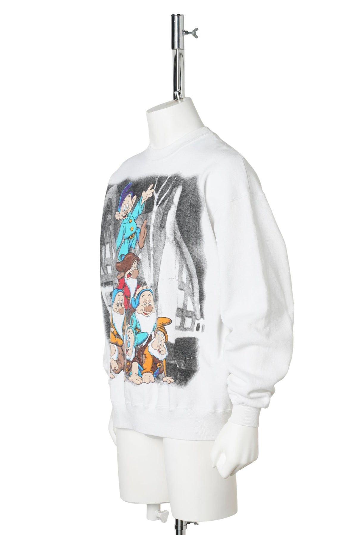 90s Snow White and the Seven Dwarfs / Seven Dwarfs Pyramid White Sweatshirt / WHITE