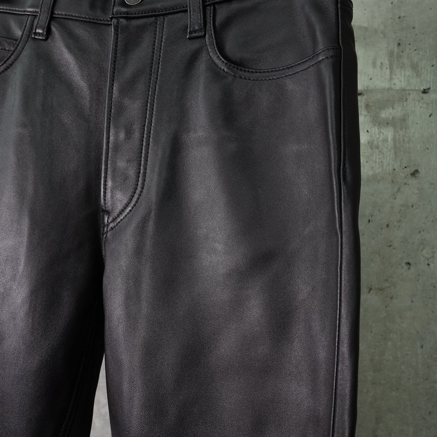 SLIM LAMBSKIN LEATHER PANTS / BLACK