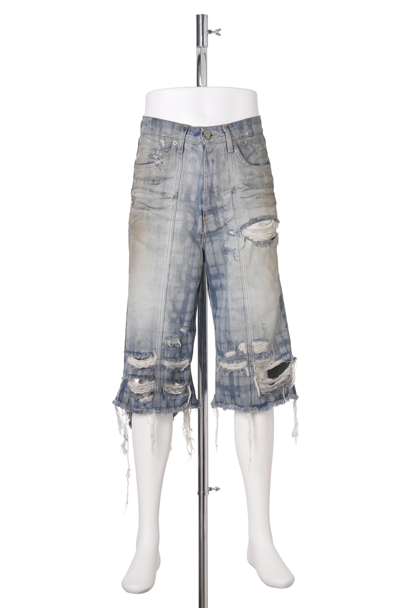 PLAID DENIM SHORTS / LIGHT BLUE