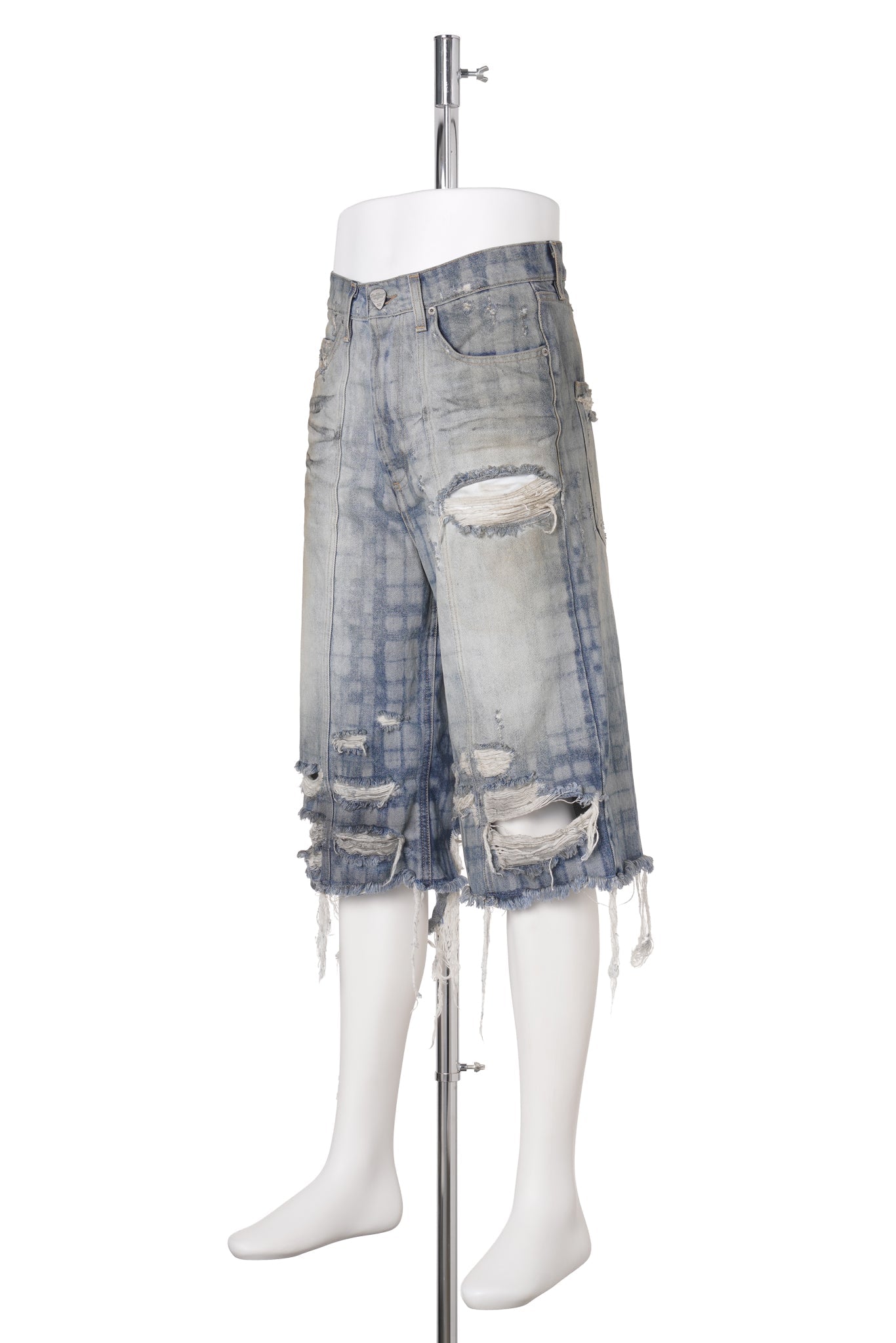PLAID DENIM SHORTS / LIGHT BLUE