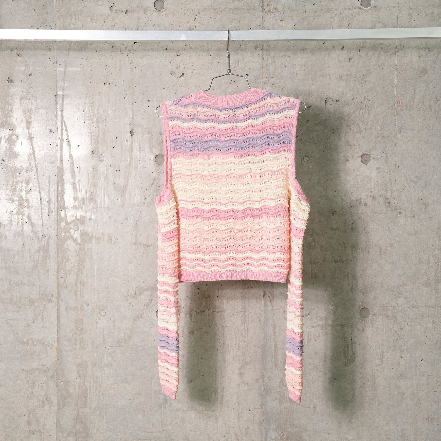 WAVE KNIT COLDSHOULDER TOP / PINK