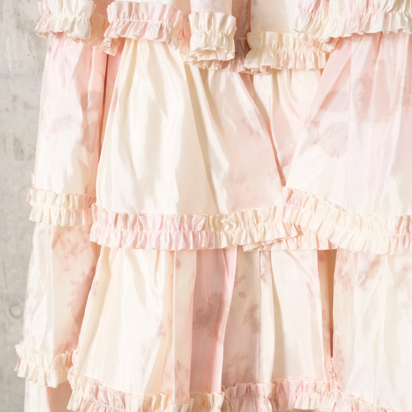 PRINTED TIERED RUFFLE SKIRT / CREAM