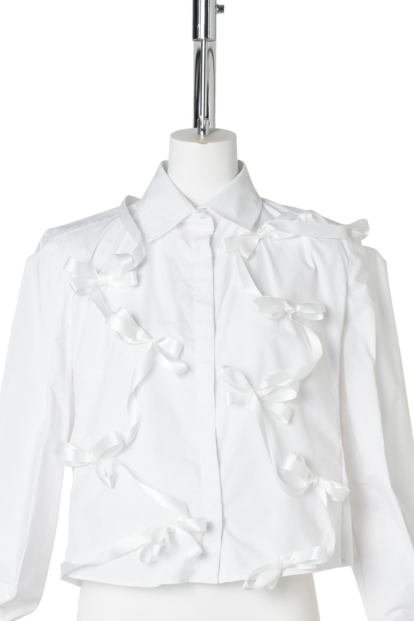 RIBBON BOW EMBROIDERED SHIRT / WHITE