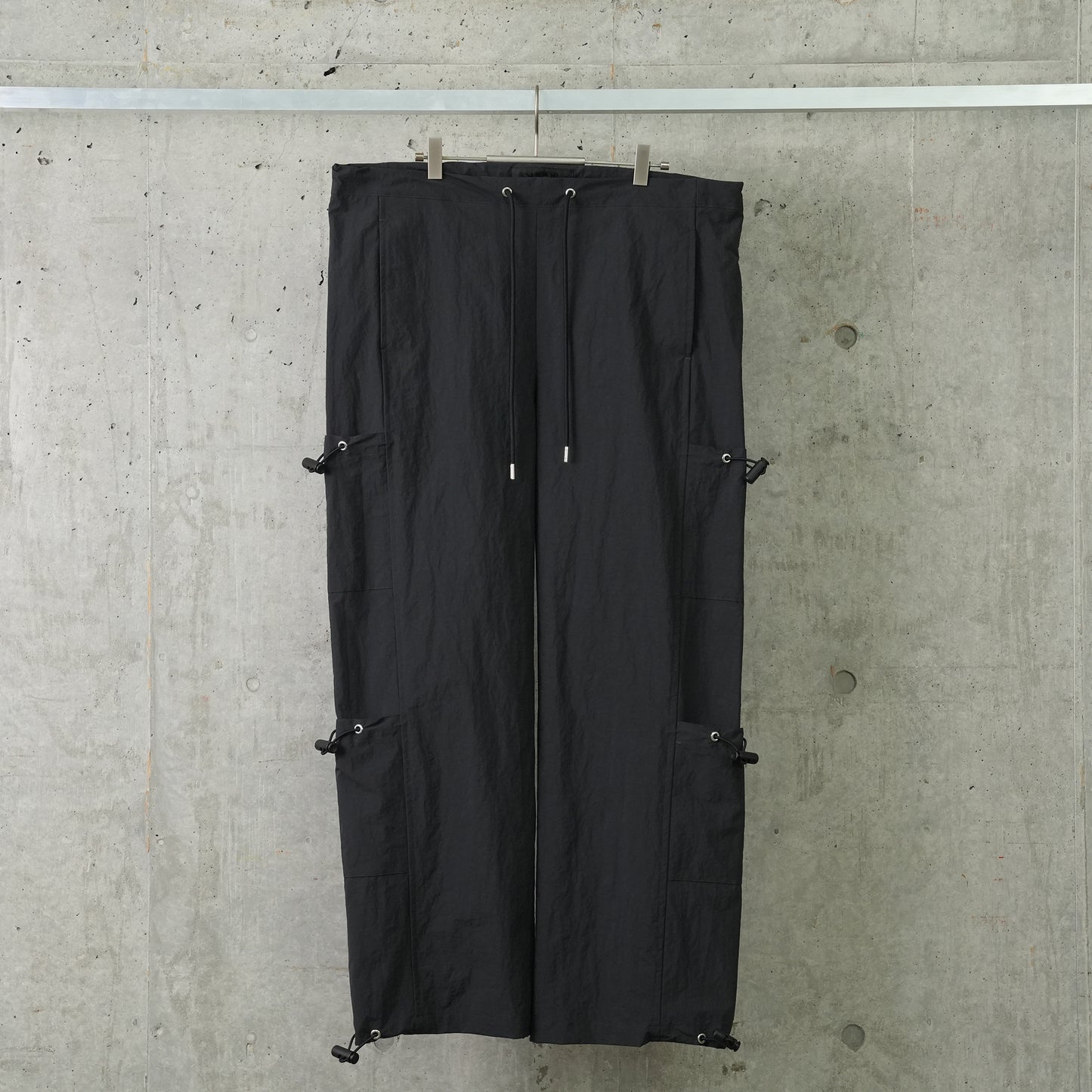 STONE GATHERED PANTS / CHARCOAL GREY