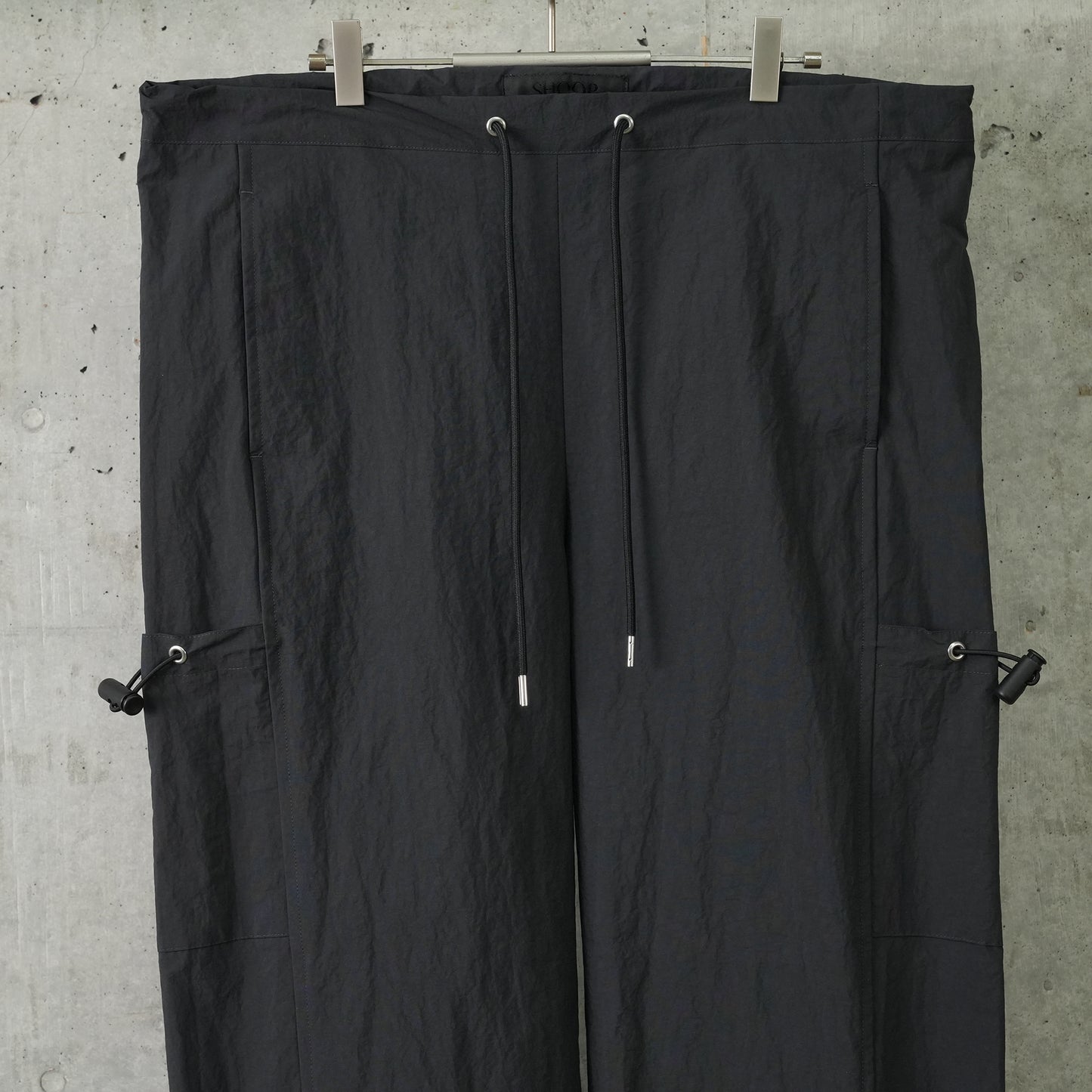 STONE GATHERED PANTS / CHARCOAL GREY