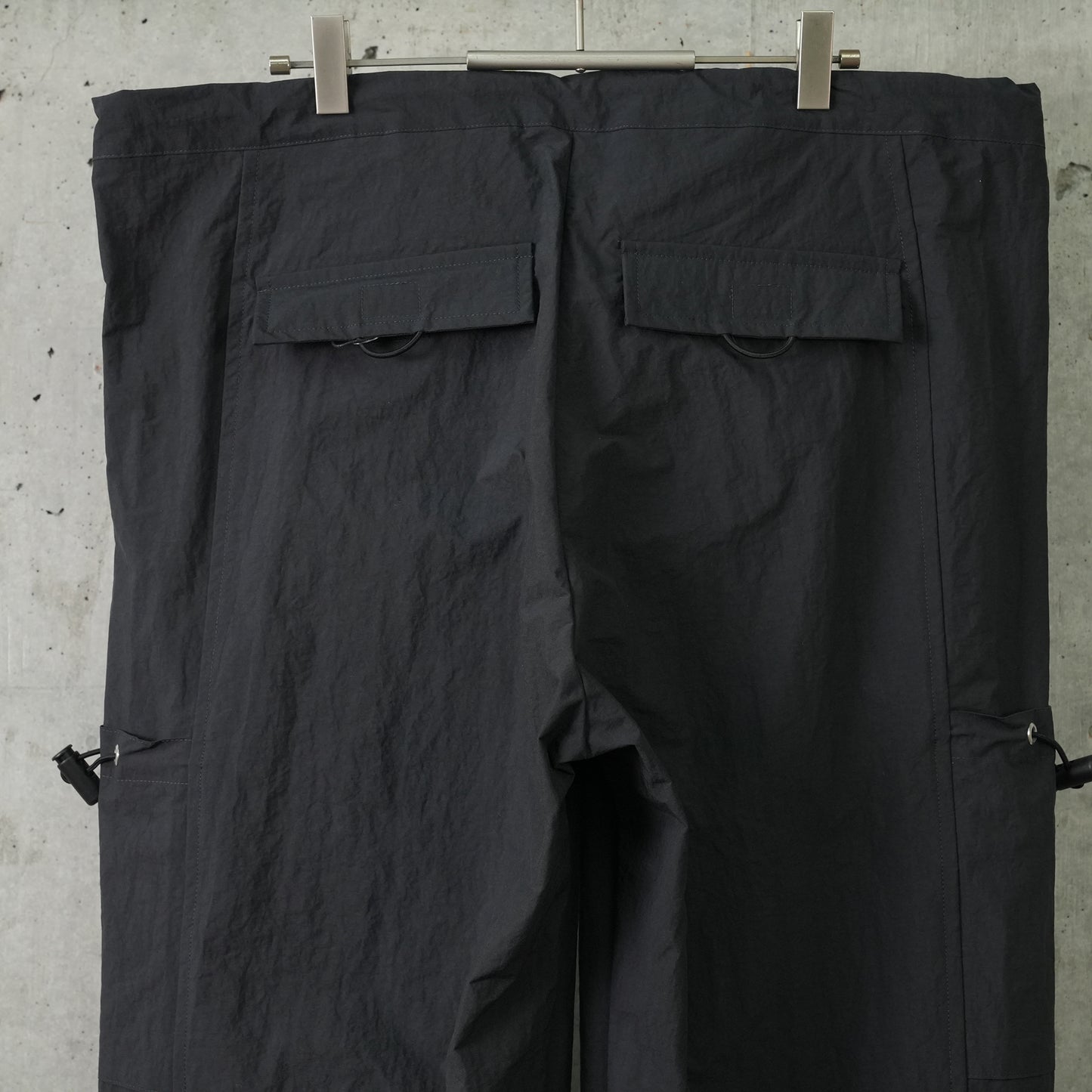 STONE GATHERED PANTS / CHARCOAL GREY