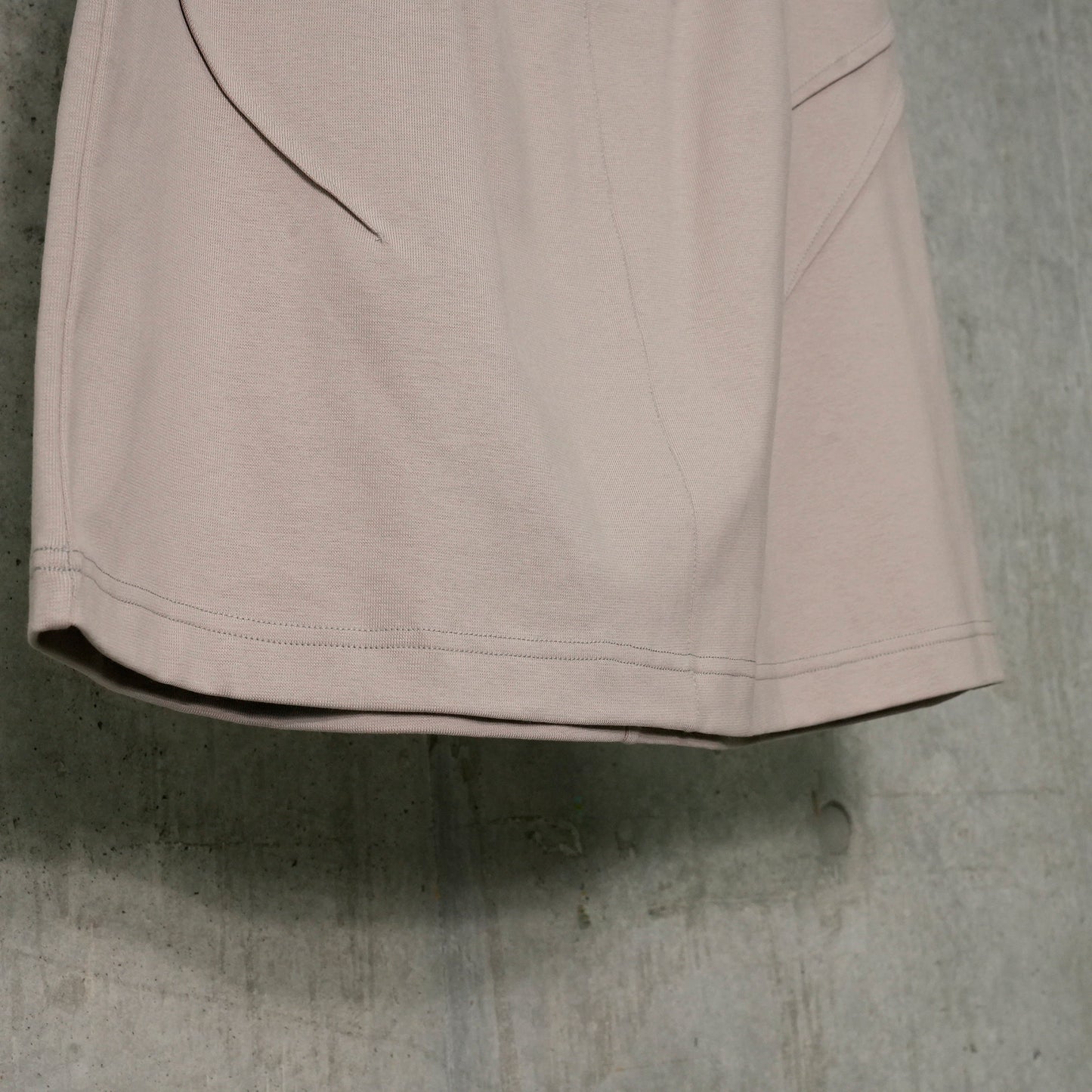 MIRROR BUTTON SKIRT / TAUPE