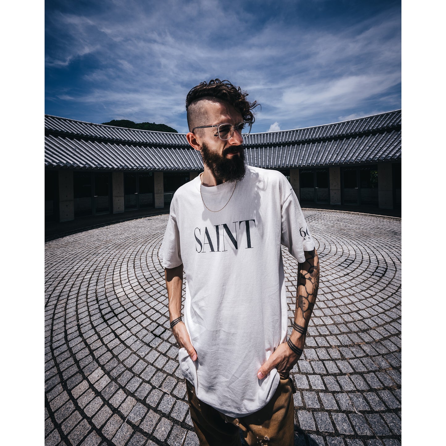 SS TEE/SAINT / WHITE