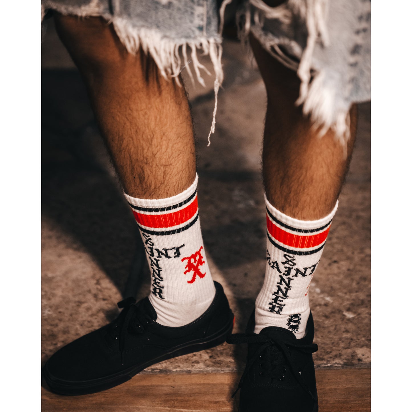 SOCKS/SINNER / WHITE+RED