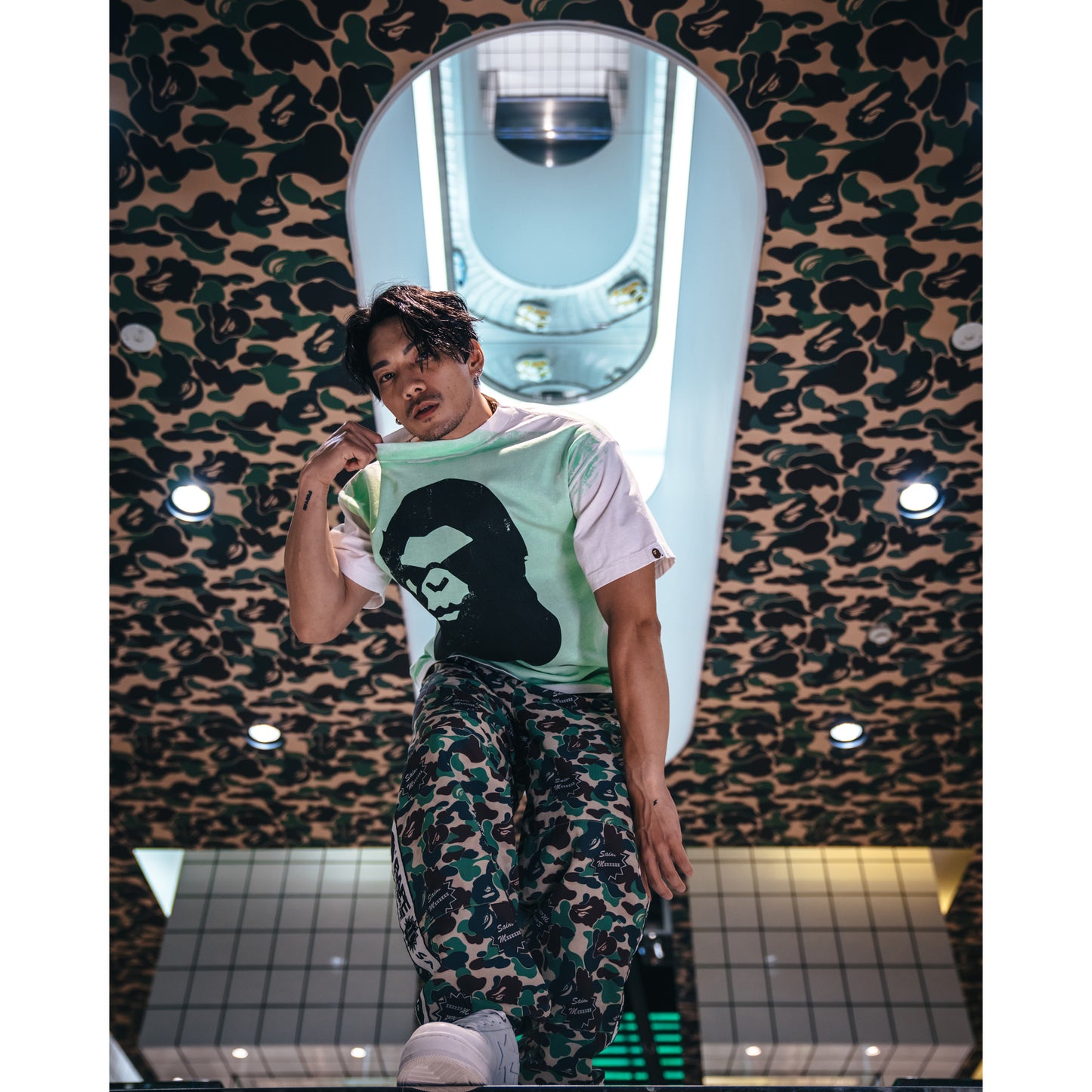SAINT Mxxxxxx x A BATHING APE® BAPE_SS TEE/HANDPRINT / WHT+GRN