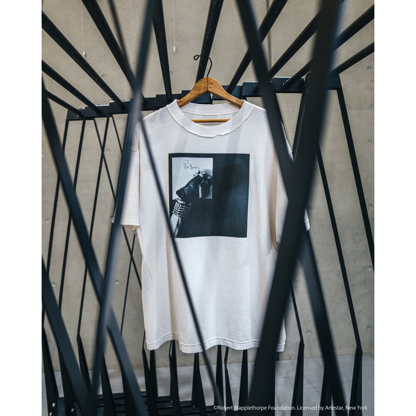 SAINT Mxxxxxx x Rober Mapplethorpe MT_SS TEE/PICTURES / WHITE