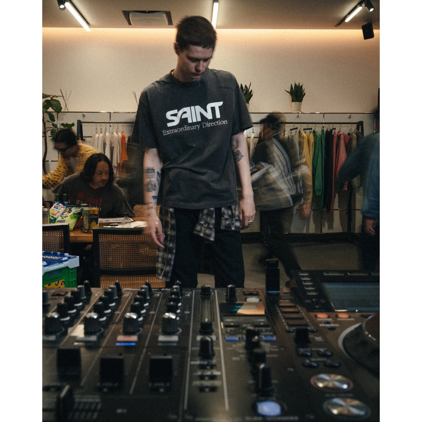 SS T-SHIRT/EMBROIDERY / BLACK