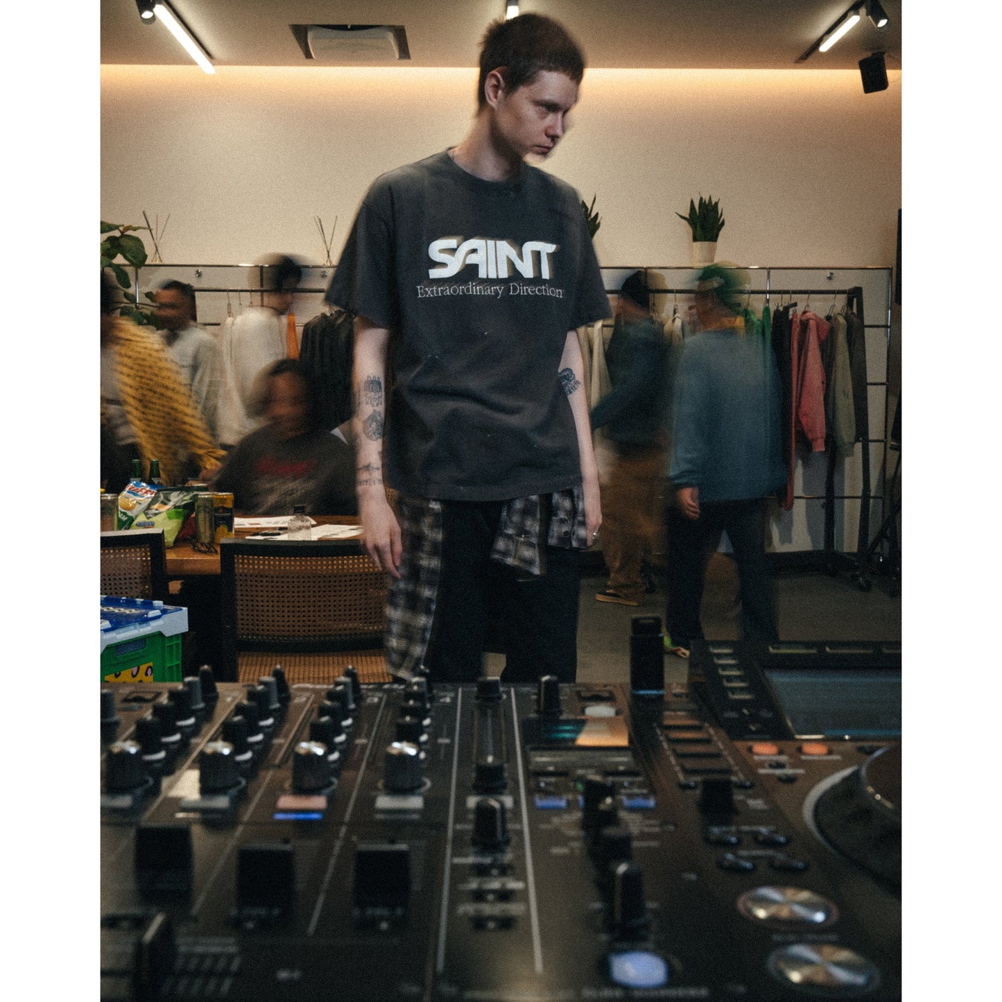 SS T-SHIRT/EMBROIDERY / BLACK